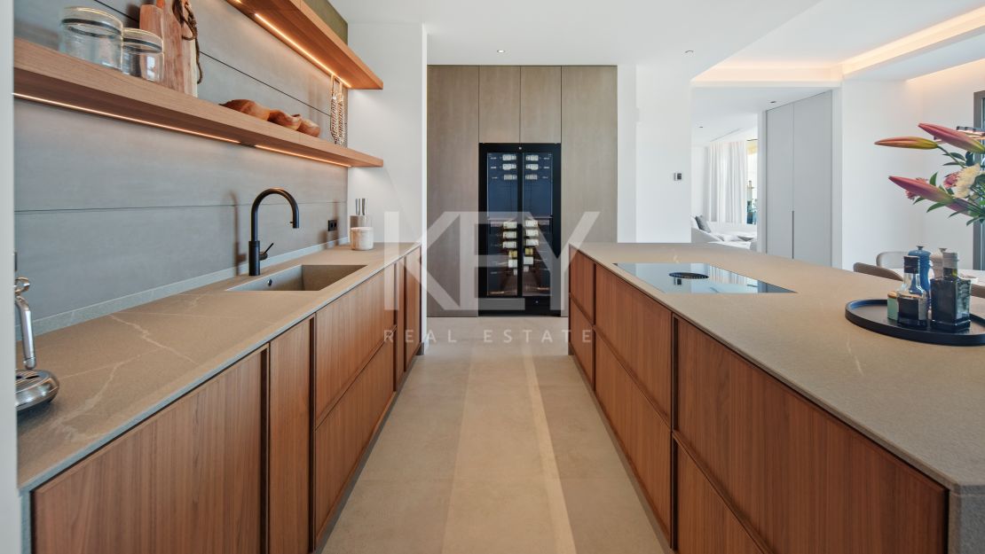 Modern Villa with Panoramic Sea Views in Marbella East