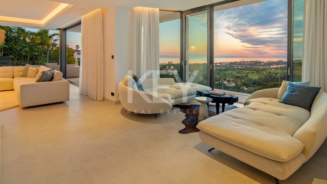 Modern Villa with Panoramic Sea Views in Marbella East