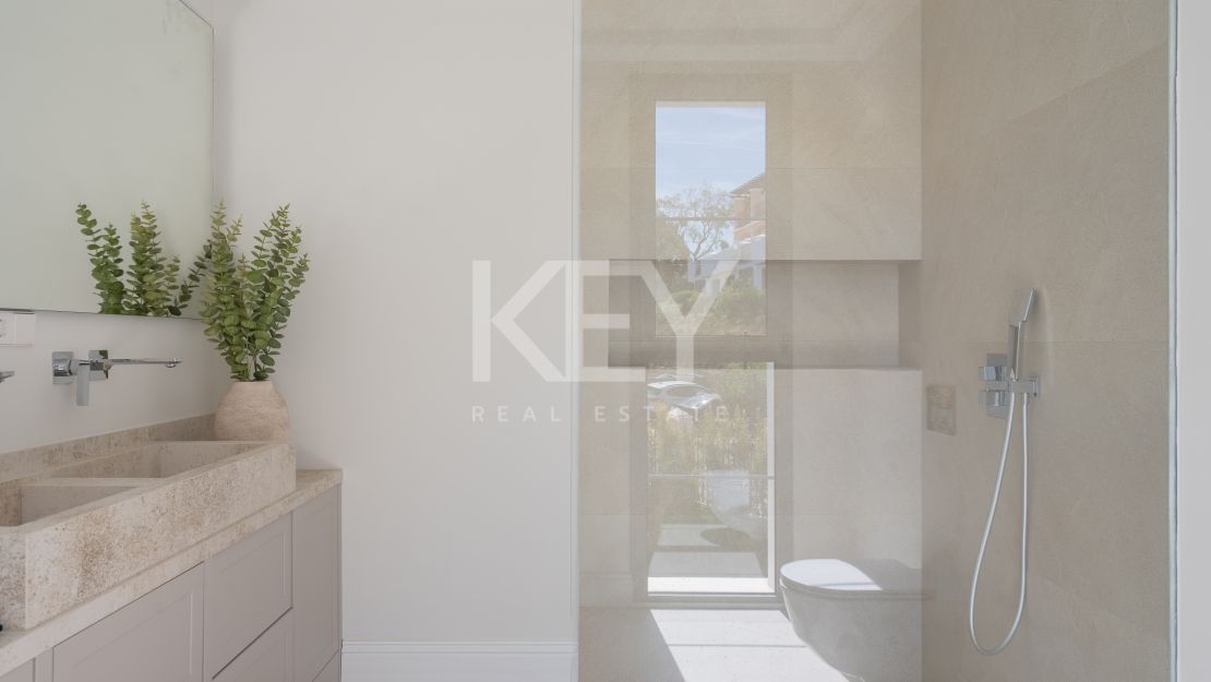 Stunning Newly Built Family Villa in Los Arqueros, Benahavis