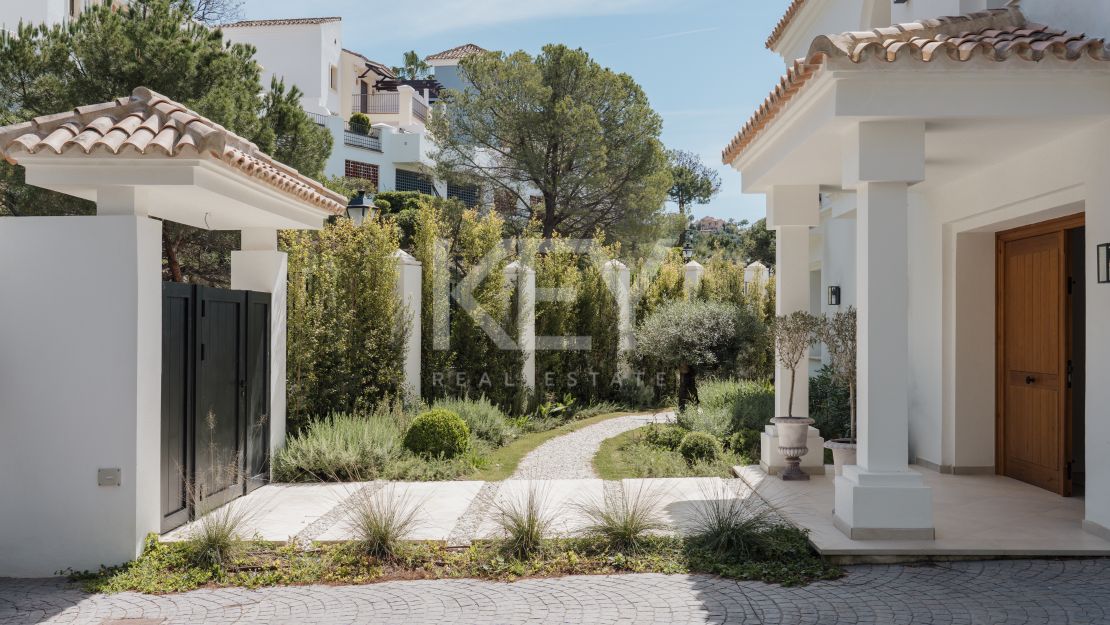 Stunning Newly Built Family Villa in Los Arqueros, Benahavis