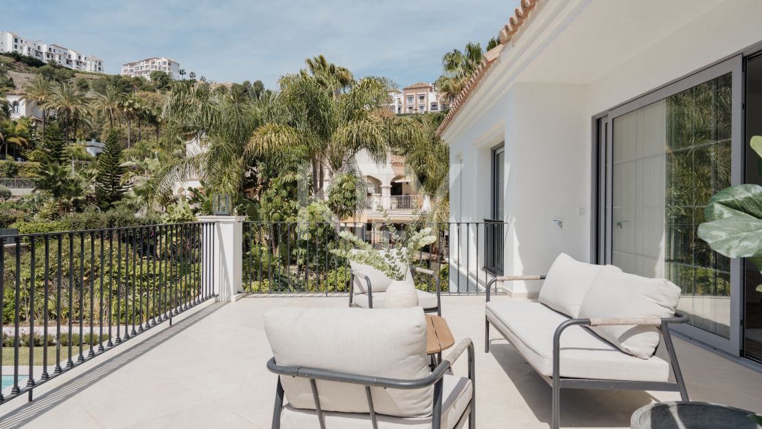 Stunning Newly Built Family Villa in Los Arqueros, Benahavis