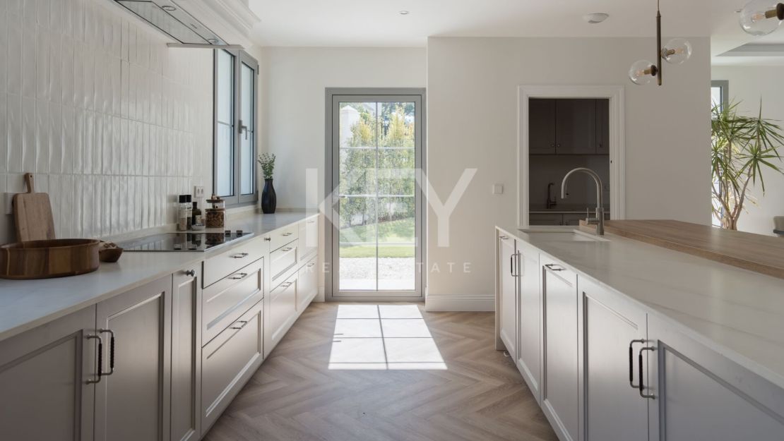 Stunning Newly Built Family Villa in Los Arqueros, Benahavis