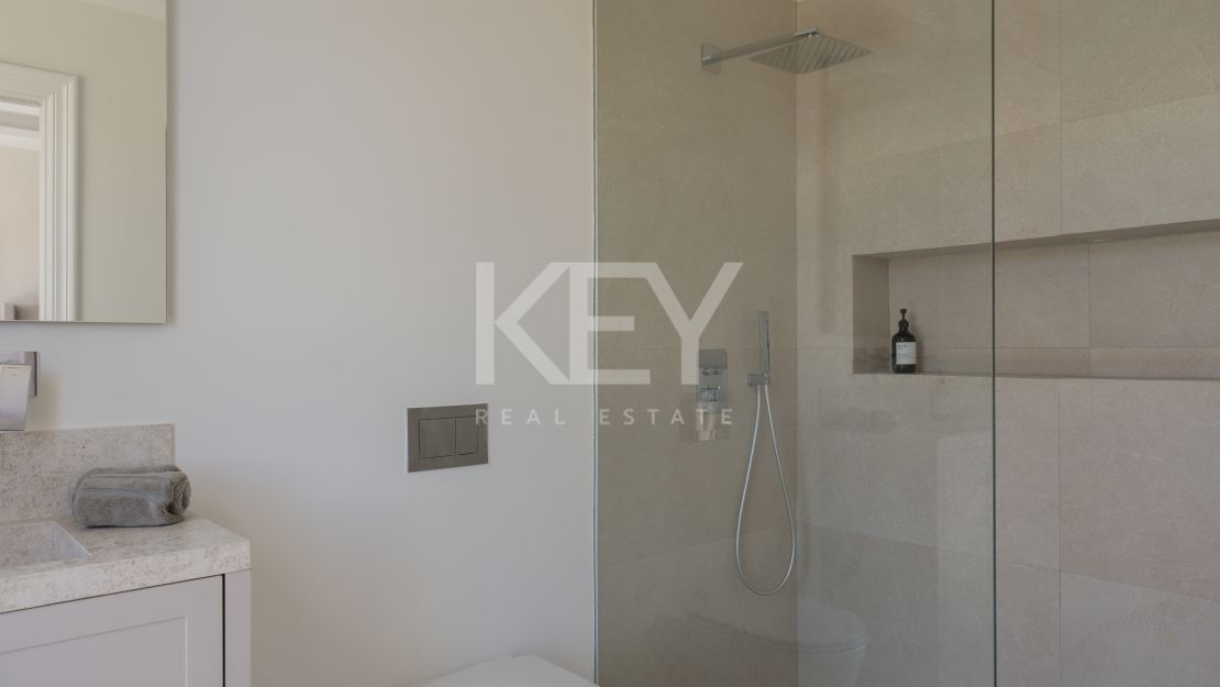 Stunning Newly Built Family Villa in Los Arqueros, Benahavis