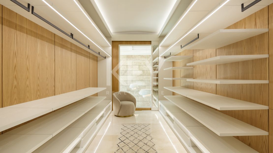 Элегантная Вилла Новой Постройки в Ла Серкилья, Нуэва Андалусия, Марбелья