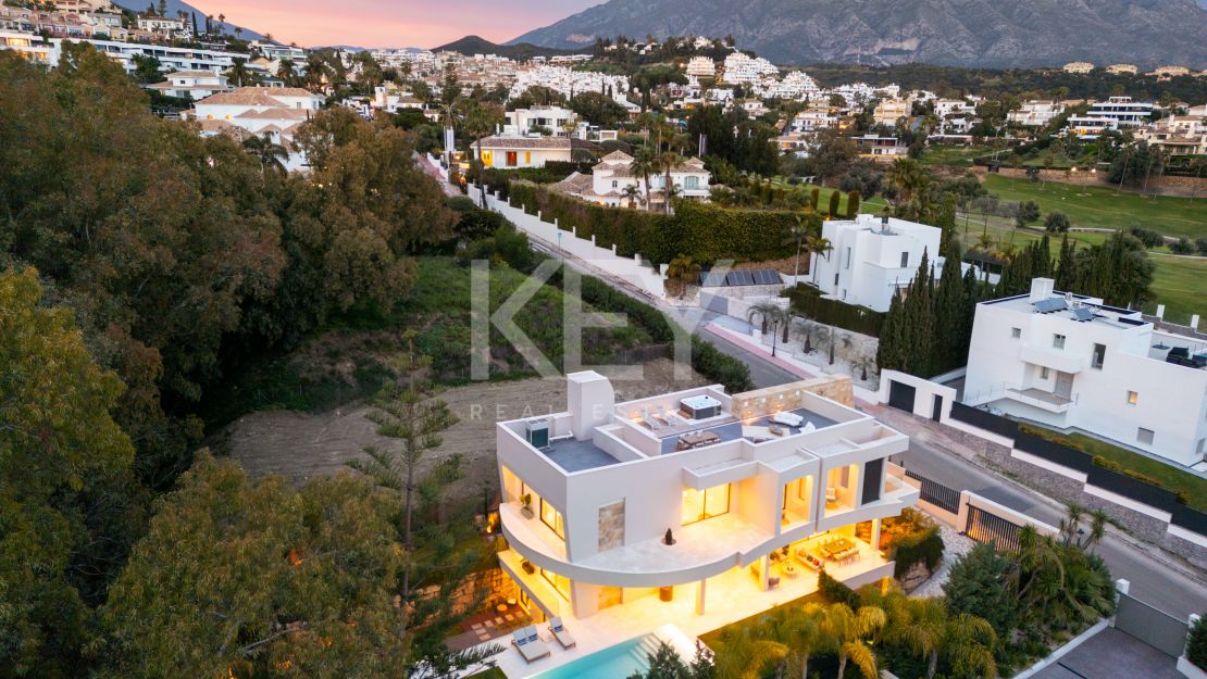 Элегантная Вилла Новой Постройки в Ла Серкилья, Нуэва Андалусия, Марбелья