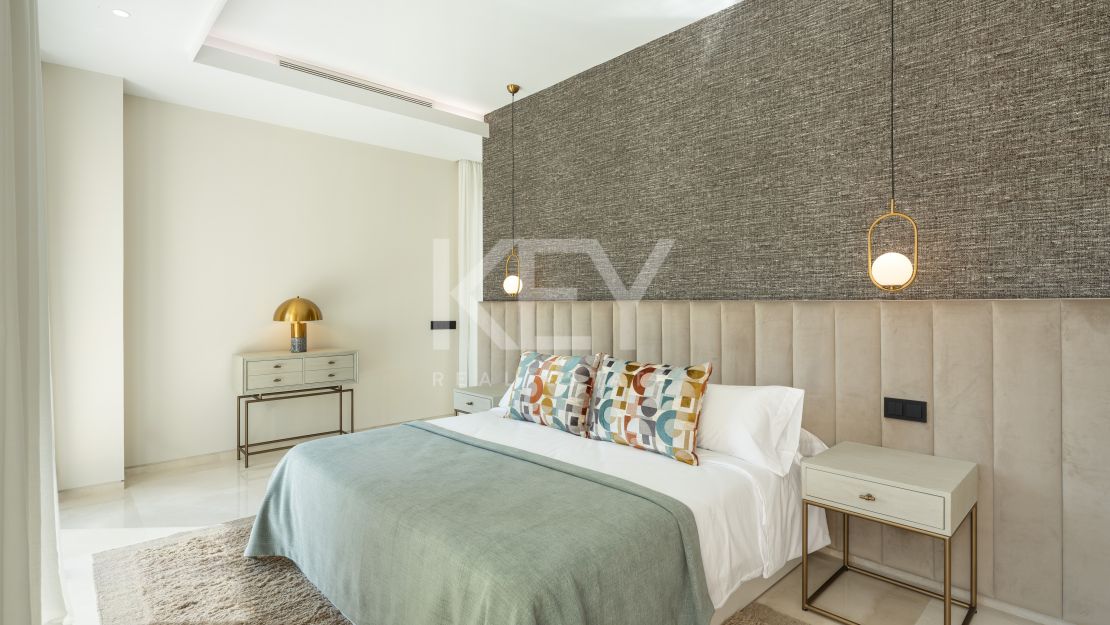 Элегантная Вилла Новой Постройки в Ла Серкилья, Нуэва Андалусия, Марбелья