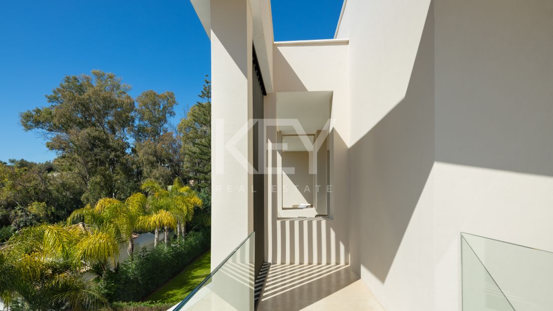 Элегантная Вилла Новой Постройки в Ла Серкилья, Нуэва Андалусия, Марбелья