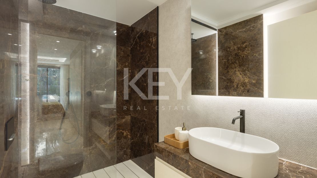 Элегантная Вилла Новой Постройки в Ла Серкилья, Нуэва Андалусия, Марбелья