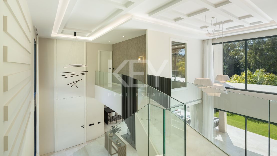 Элегантная Вилла Новой Постройки в Ла Серкилья, Нуэва Андалусия, Марбелья