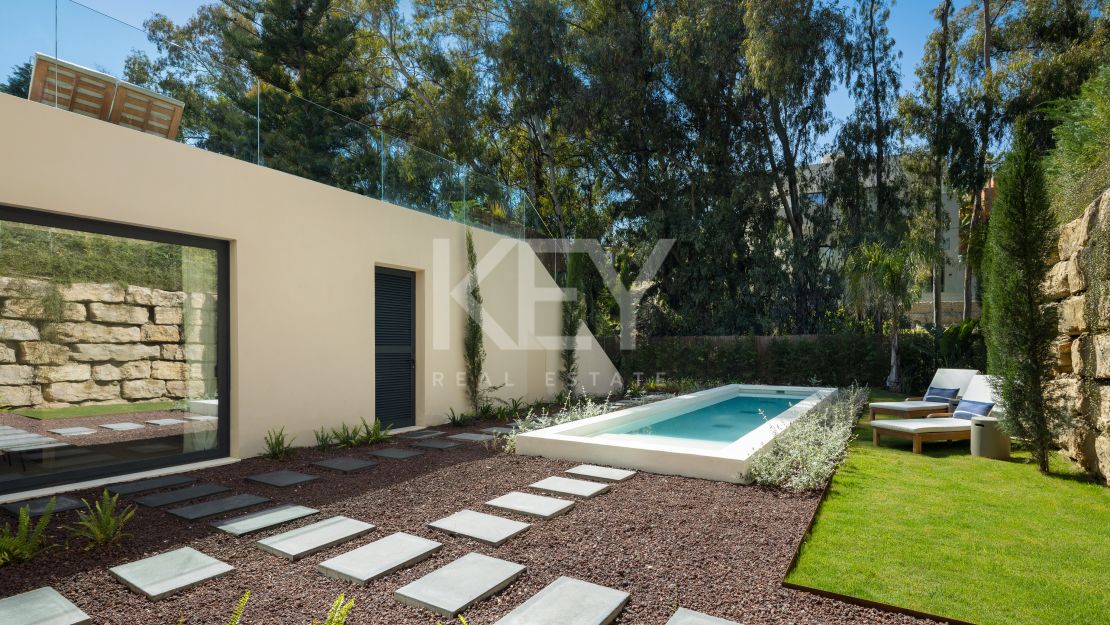 Элегантная Вилла Новой Постройки в Ла Серкилья, Нуэва Андалусия, Марбелья