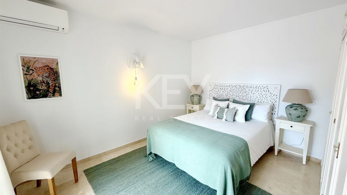 Elegant and Renovated Family Villa near the Beach in Las Chapas Playa, Marbella East