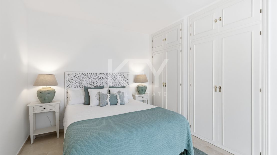 Elegant and Renovated Family Villa near the Beach in Las Chapas Playa, Marbella East