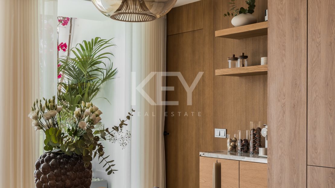 Modern 4-bedroom apartment for sale in Aloha, Nueva Andalucía, Marbella