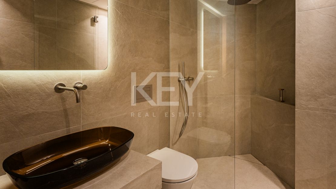 Modern 4-bedroom apartment for sale in Aloha, Nueva Andalucía, Marbella