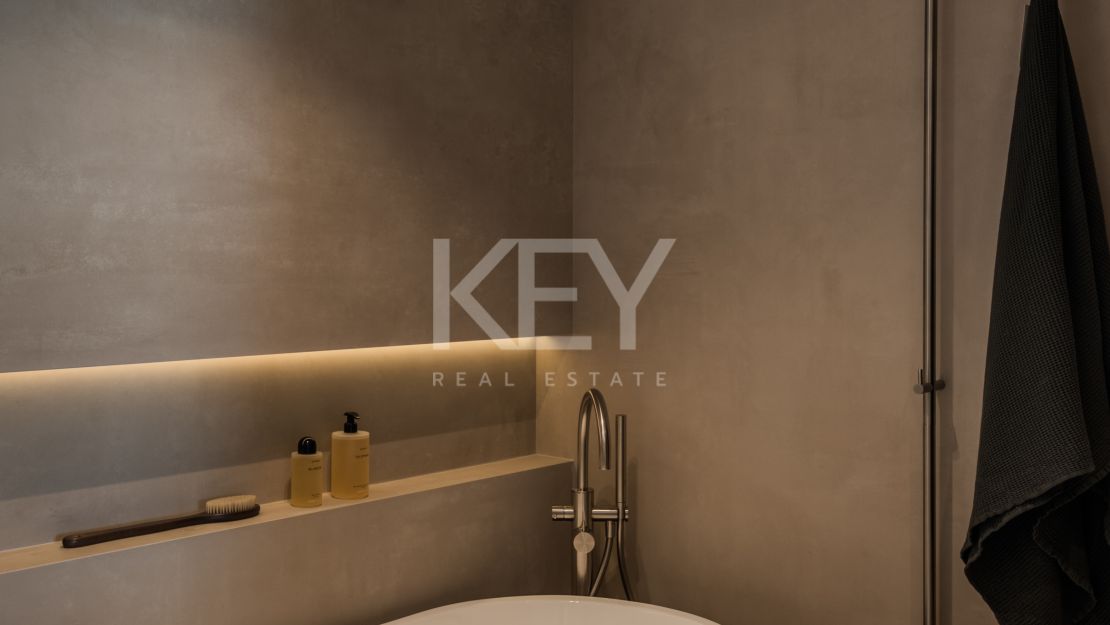 Modern 4-bedroom apartment for sale in Aloha, Nueva Andalucía, Marbella