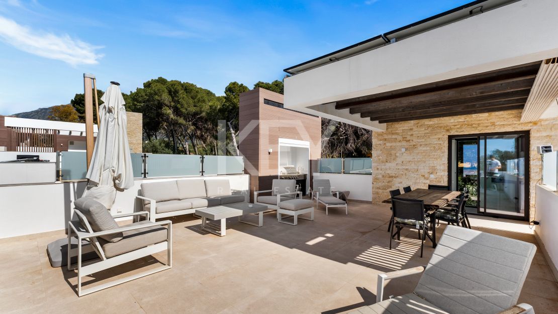 Современная вилла на Золотой Миле Марбельи в пешей доступности от пляжа