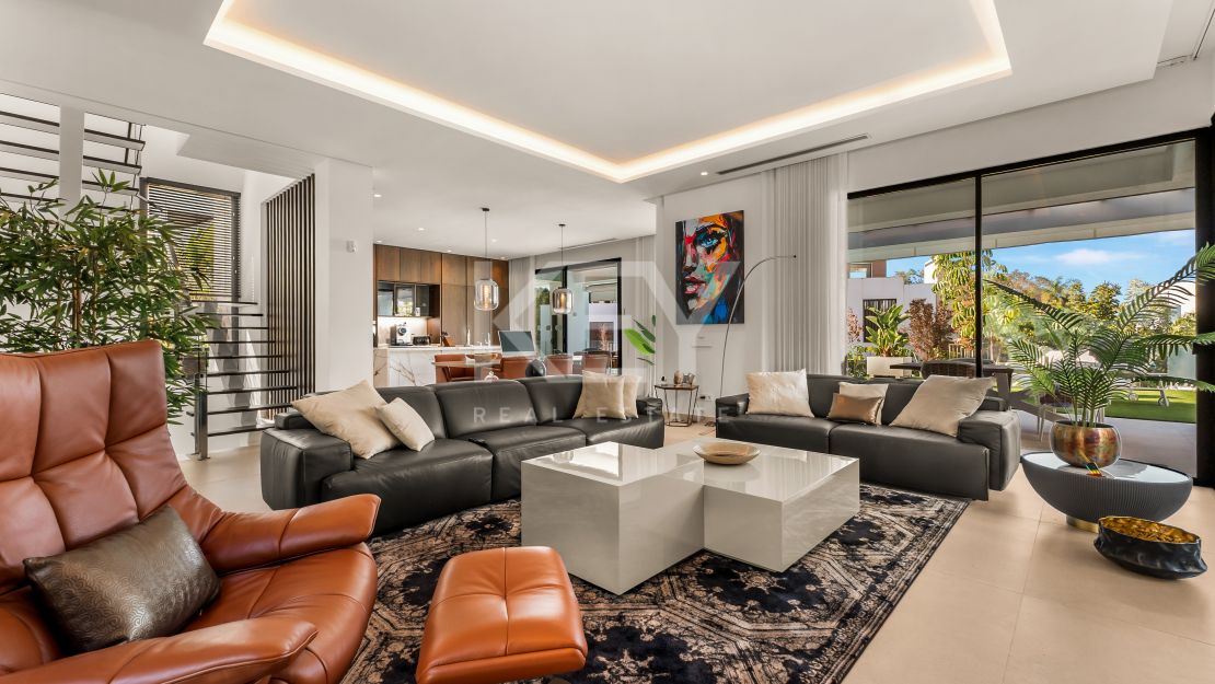 Современная вилла на Золотой Миле Марбельи в пешей доступности от пляжа