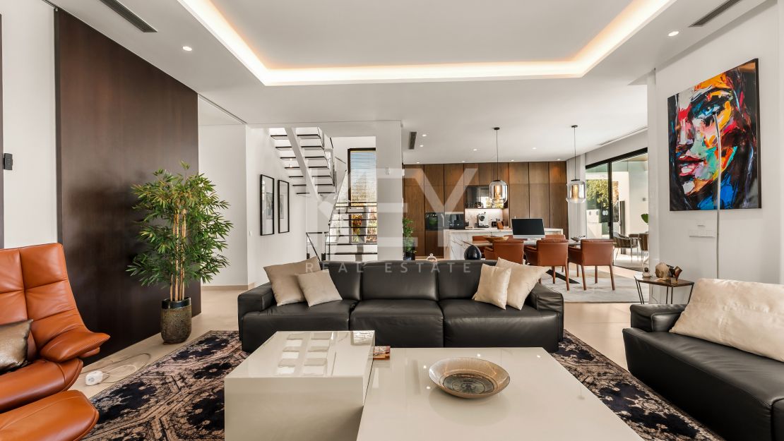 Современная вилла на Золотой Миле Марбельи в пешей доступности от пляжа