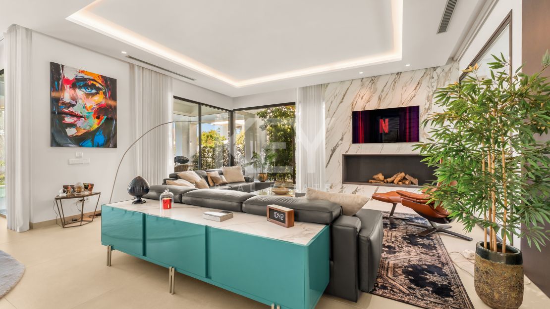 Современная вилла на Золотой Миле Марбельи в пешей доступности от пляжа