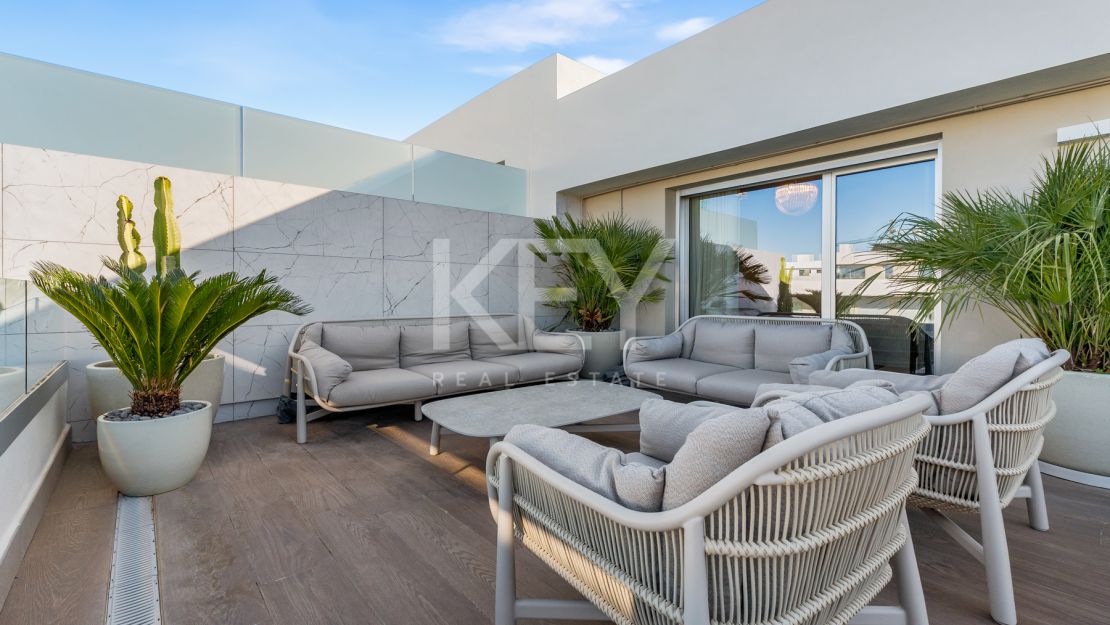Penthouse with Sea Views in Marbella, San Pedro de Alcantara