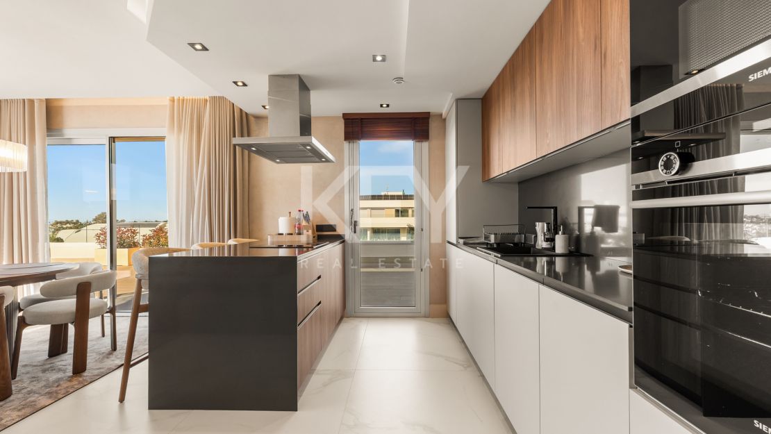 Penthouse with Sea Views in Marbella, San Pedro de Alcantara