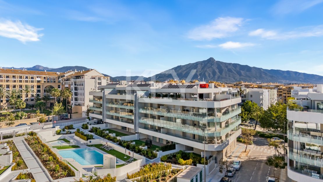 Penthouse with Sea Views in Marbella, San Pedro de Alcantara