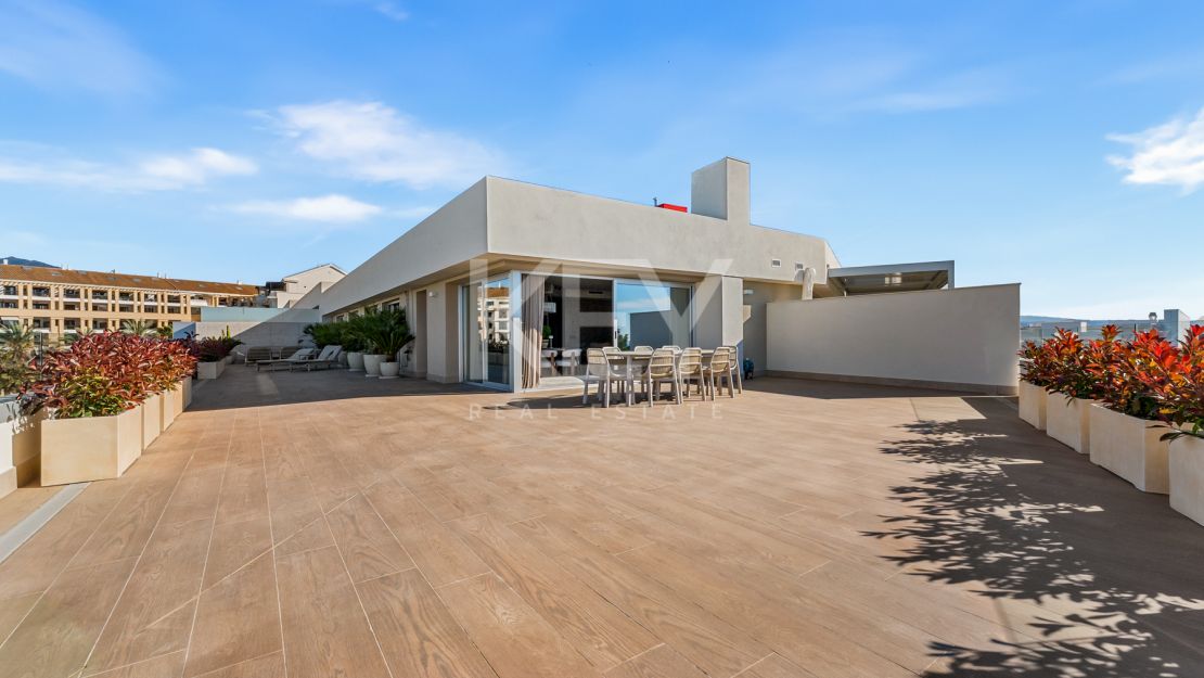 Penthouse with Sea Views in Marbella, San Pedro de Alcantara
