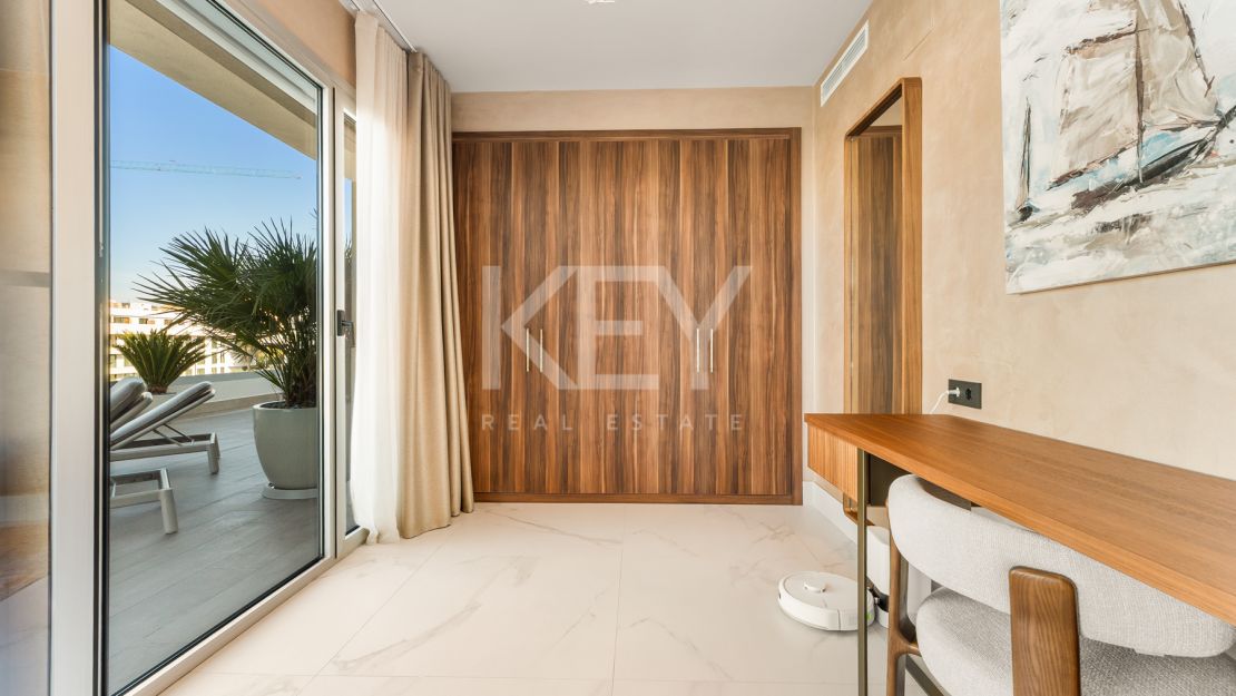 Penthouse with Sea Views in Marbella, San Pedro de Alcantara