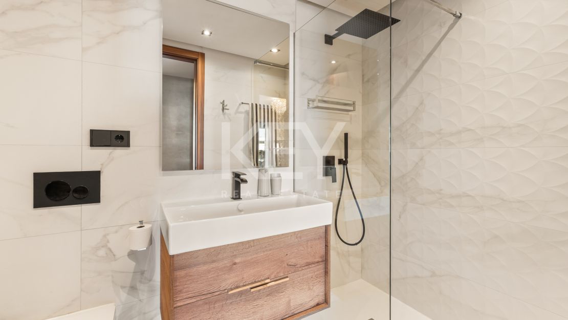 Penthouse with Sea Views in Marbella, San Pedro de Alcantara