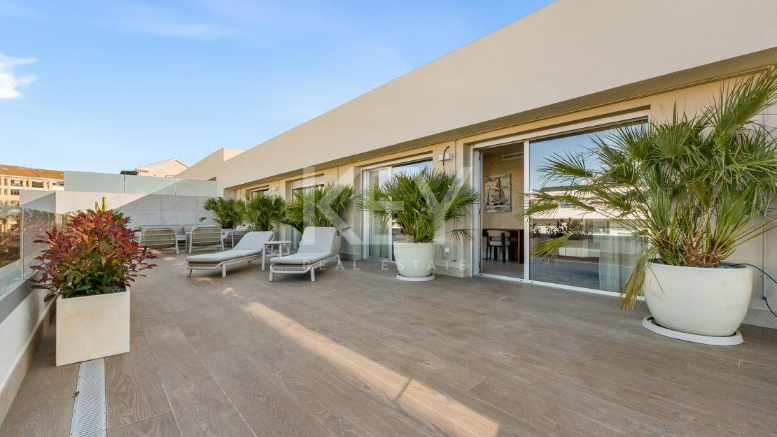 Penthouse with Sea Views in Marbella, San Pedro de Alcantara