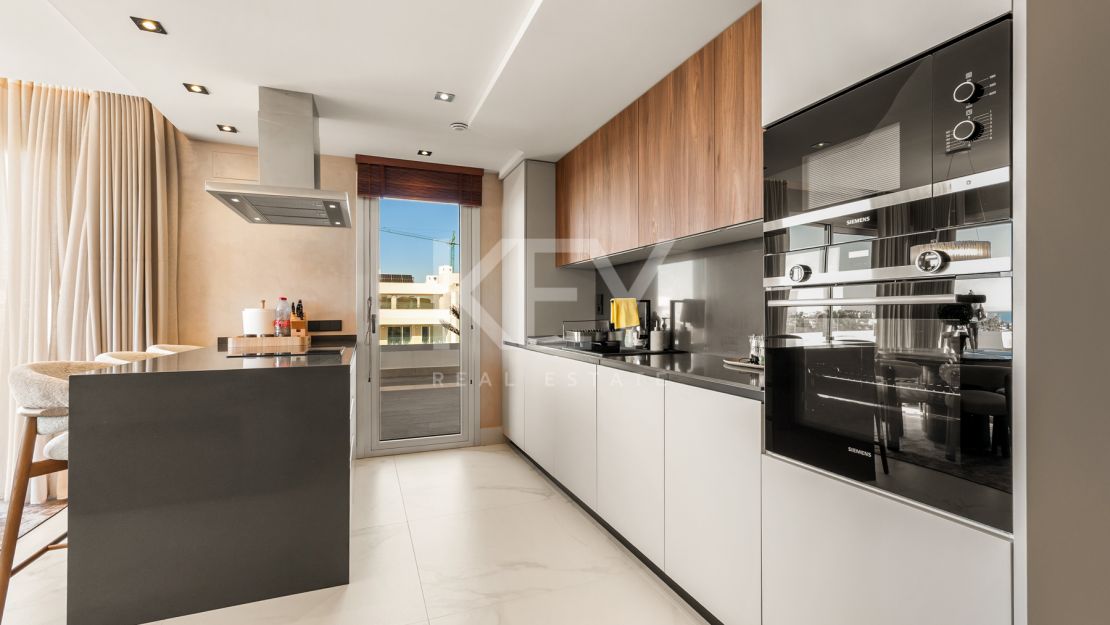 Penthouse with Sea Views in Marbella, San Pedro de Alcantara