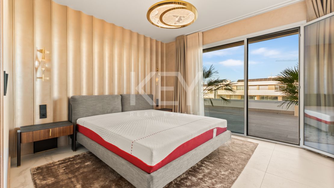 Penthouse with Sea Views in Marbella, San Pedro de Alcantara