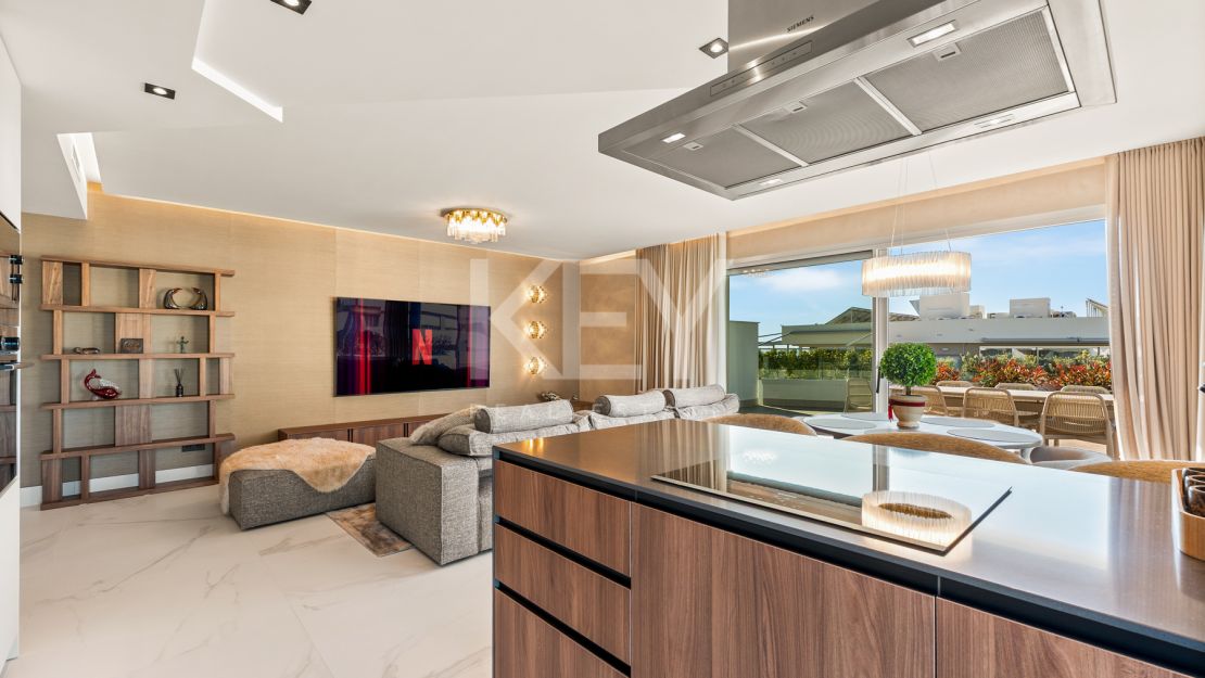 Penthouse with Sea Views in Marbella, San Pedro de Alcantara