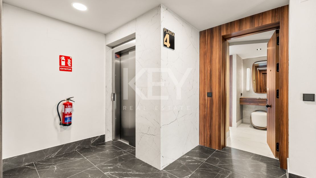 Penthouse with Sea Views in Marbella, San Pedro de Alcantara