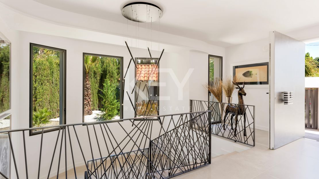 A Villa with Open Sea View and walking distance to Swans school just minutes from la Milla de Oro Marbella