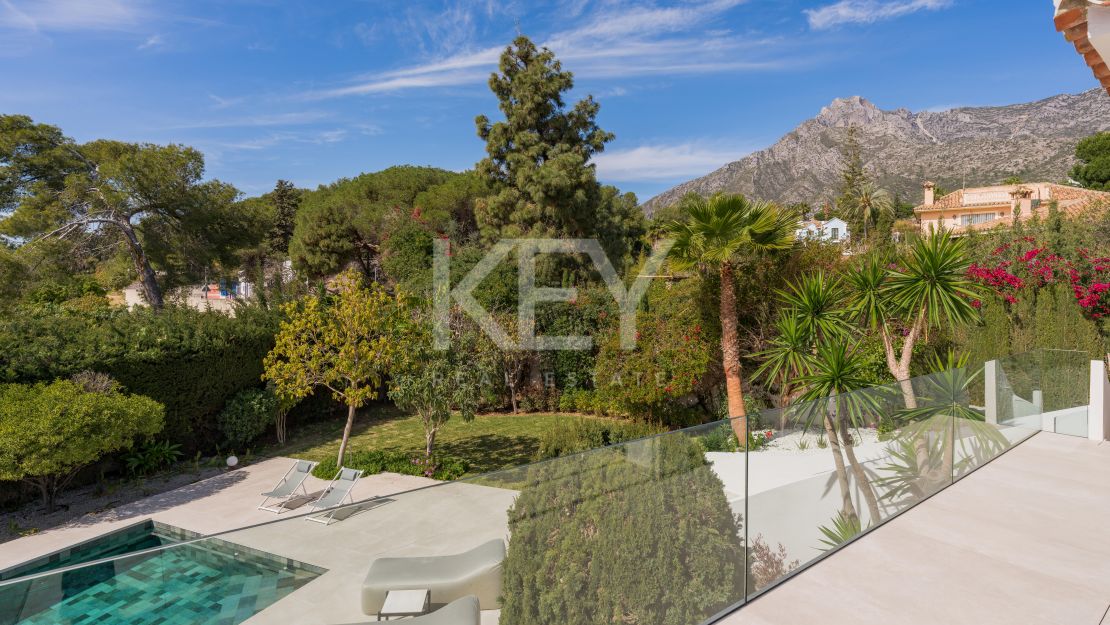 A Villa with Open Sea View and walking distance to Swans school just minutes from la Milla de Oro Marbella
