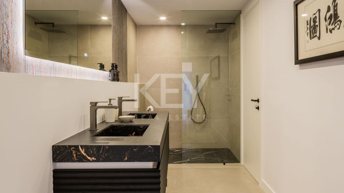 A Villa with Open Sea View and walking distance to Swans school just minutes from la Milla de Oro Marbella