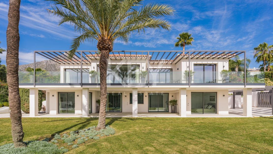 A Villa with Open Sea View and walking distance to Swans school just minutes from la Milla de Oro Marbella
