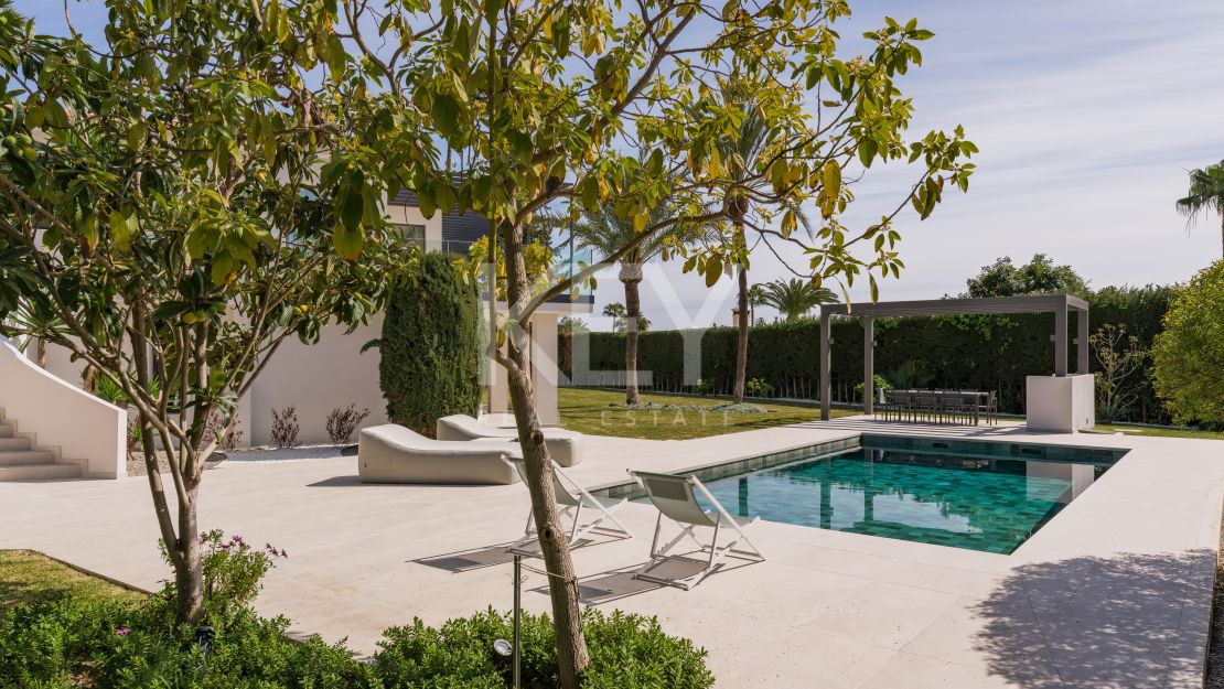 A Villa with Open Sea View and walking distance to Swans school just minutes from la Milla de Oro Marbella