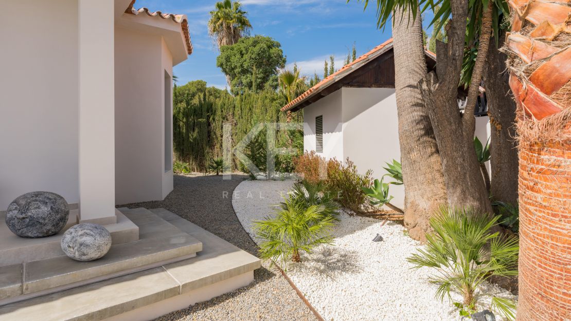 A Villa with Open Sea View and walking distance to Swans school just minutes from la Milla de Oro Marbella