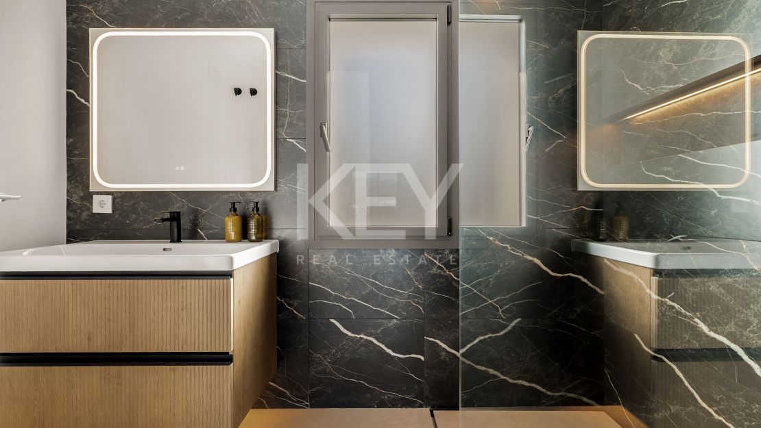 Stylish Renovated Penthouse with Sea & Mountain Views in Marbella