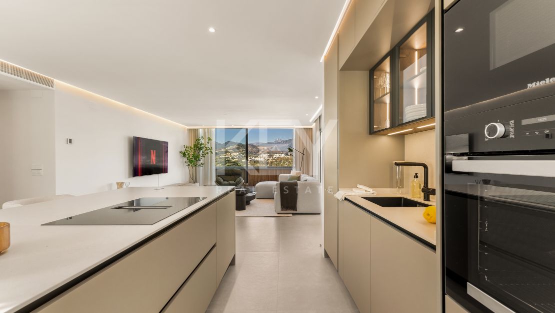 Stylish Renovated Penthouse with Sea & Mountain Views in Marbella