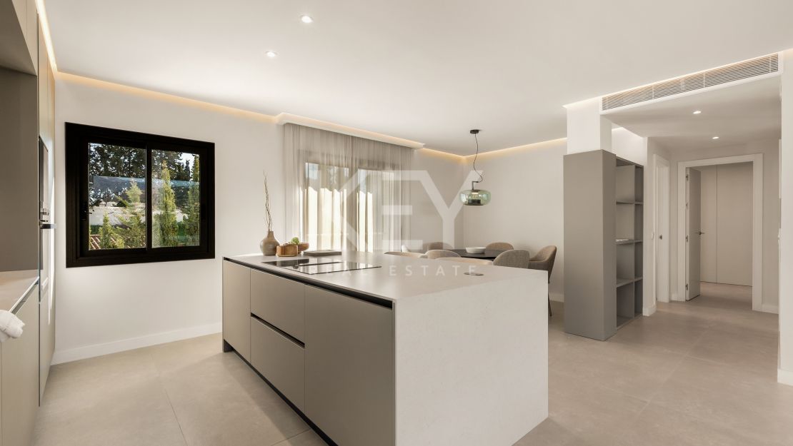 Stylish Renovated Penthouse with Sea & Mountain Views in Marbella