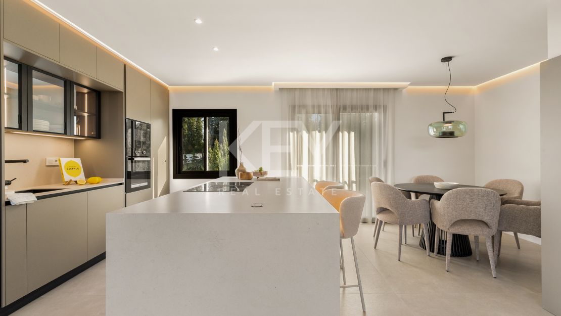 Stylish Renovated Penthouse with Sea & Mountain Views in Marbella