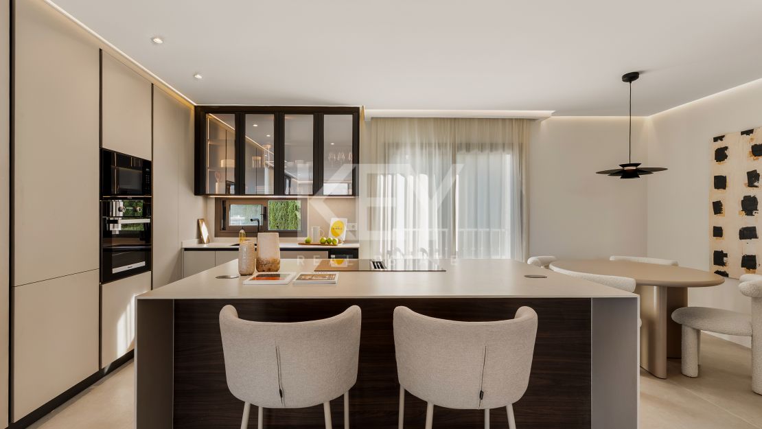 Stylish Renovated Apartment with Sea & Mountain Views in Marbella