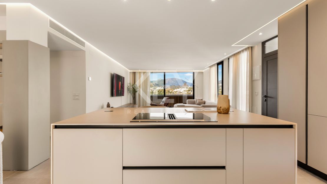 Stylish Renovated Apartment with Sea & Mountain Views in Marbella