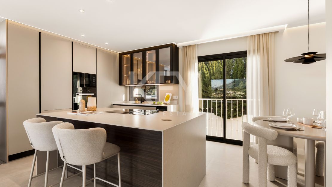 Stylish Renovated Apartment with Sea & Mountain Views in Marbella