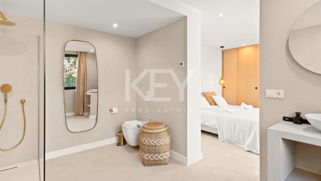 Amazing Semi-Detached House for sale in El Paraiso, Marbella