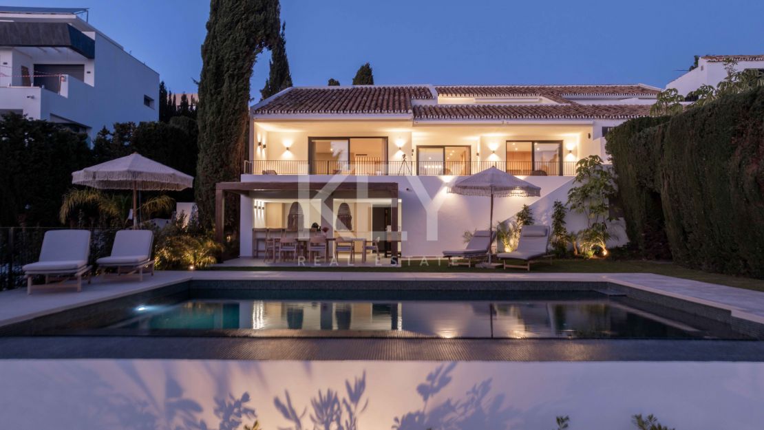 Amazing Semi-Detached House for sale in El Paraiso, Marbella