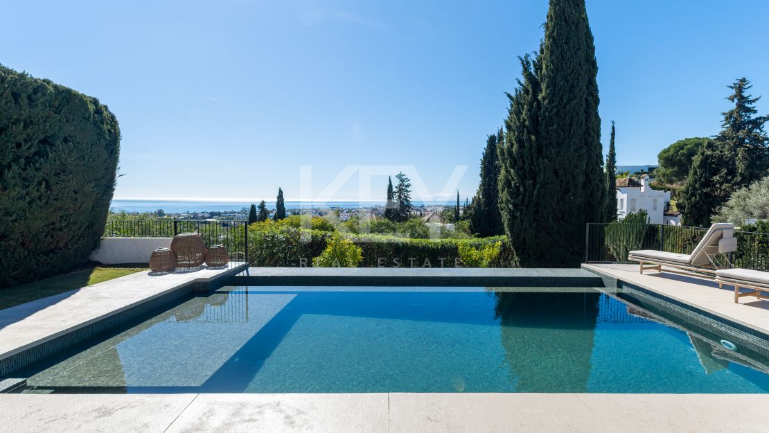 Amazing Semi-Detached House for sale in El Paraiso, Marbella